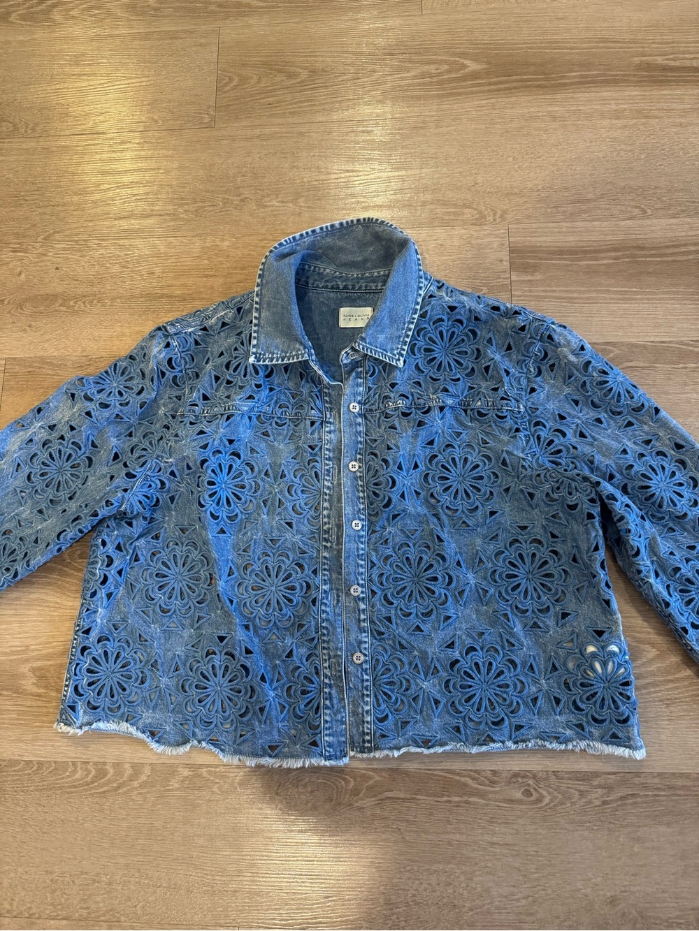 Alice + Olivia Finely Laser Cut Shirt - Picture 3 of 4